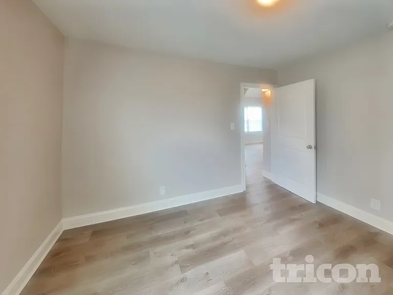 609 Hollow Crst — Photo 12