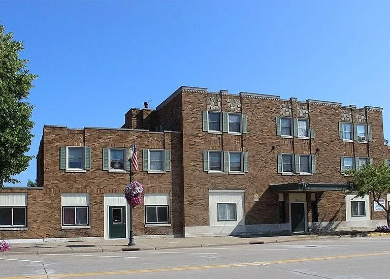310 W Wisconsin Ave — Photo 16
