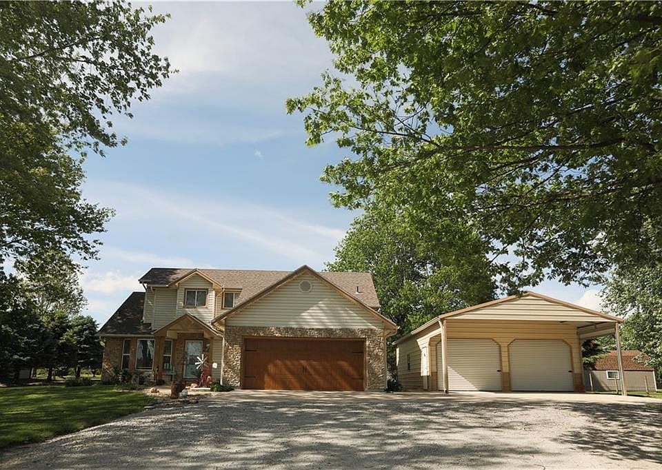 1st image of 202 Howard Rd