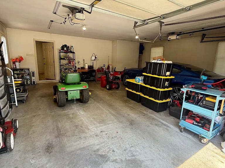 684 Steinman Ct — Photo 36