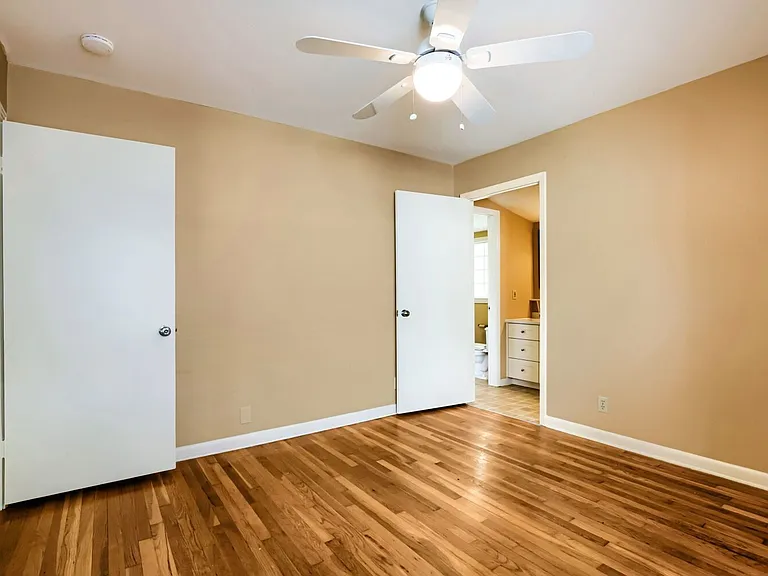1402 Cullen Ave — Photo 14