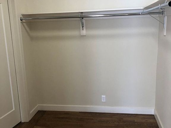 5th image of 2341 Chestnut St APT 207