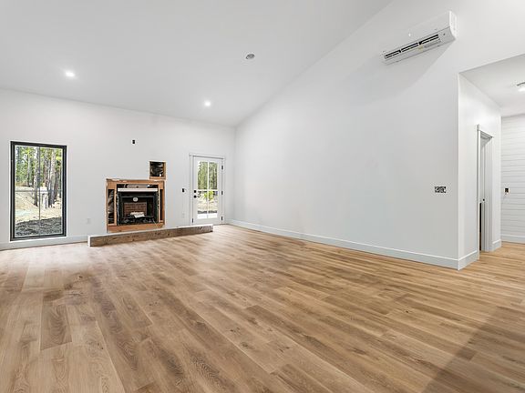 2nd image of 17216 Jacinto Rd