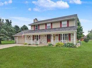 300 Gainesborough Ct, Monticello, IL 61856