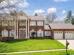 615 Westledge Ct, Saint Louis, MO 63131