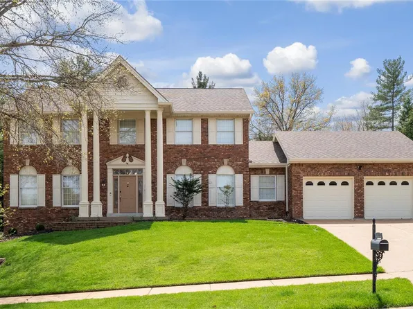 615 Westledge Ct, Saint Louis, MO 63131