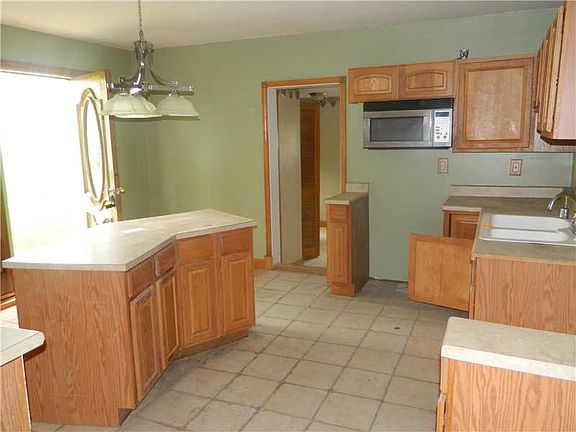 3rd image of 7552 W County Road 600 S