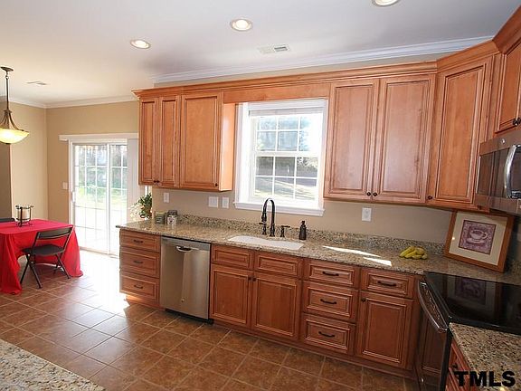 4th image of 102 Kindlewood Dr