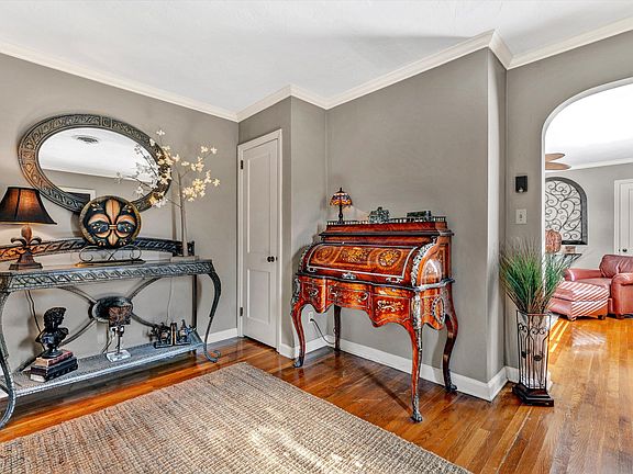 5th image of 3315 Woodland Dr