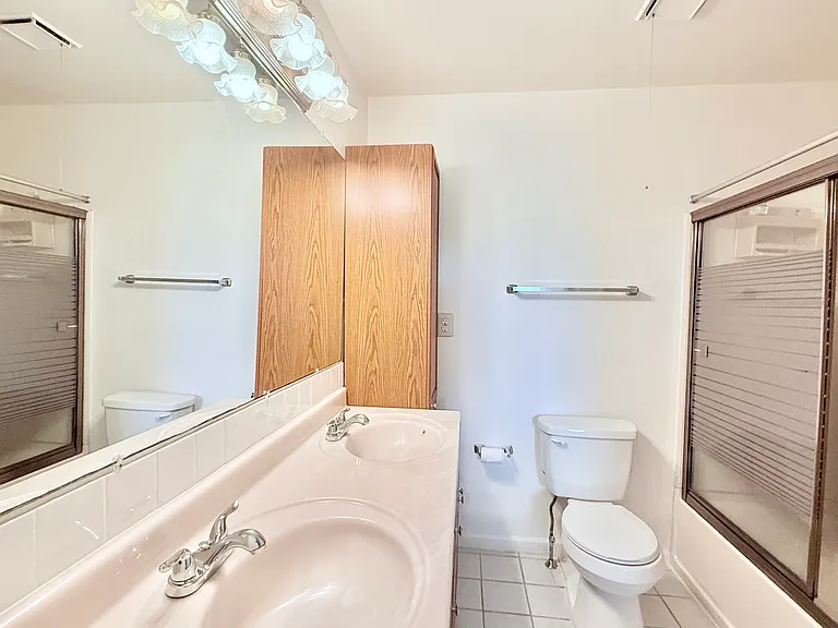 101 Jonathan Dr — Photo 24