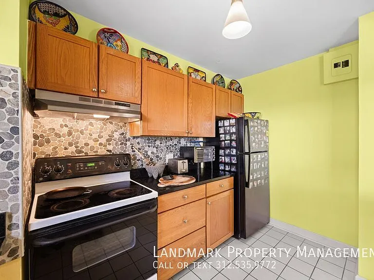 4980 N Marine Dr #1234 — Photo 2