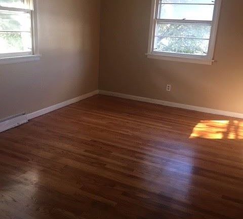 4th image of 2320 E Fayette St #2