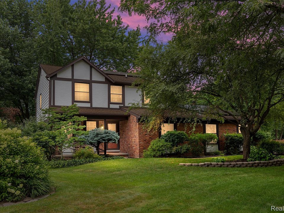 1st image of 2937 Waterloo Dr