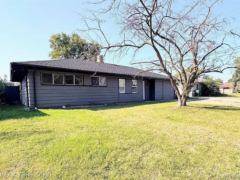 316 Lytle Pl — Photo 1