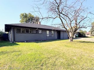 316 Lytle Pl, Garden City, MI