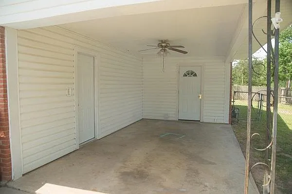 4 bed, 1.5 bath, 1263 sqft, $1,425 — Photo 2
