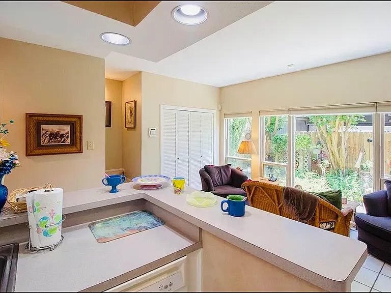 2nd Living Room/ Formal Dinning/Play Room