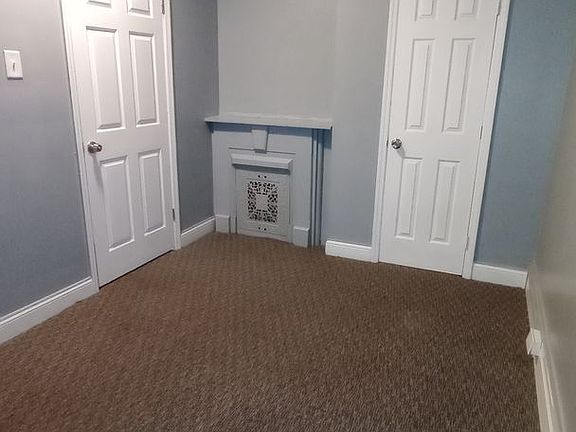 3rd image of 818-820 Ross Ave