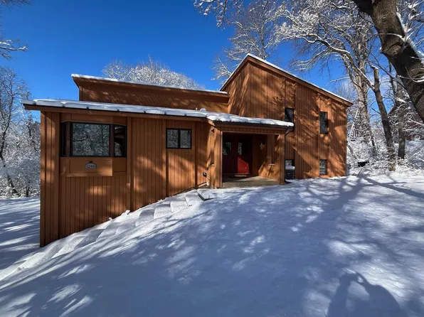 1240 Kolff Ct, Newport, MN 55055