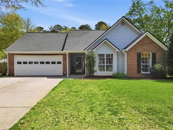1001 Marina Trace Dr, Acworth, GA 30101