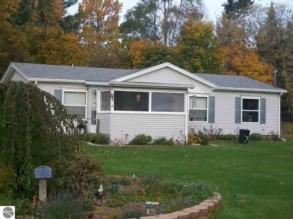 1219 Plum St, Alma, MI 48801