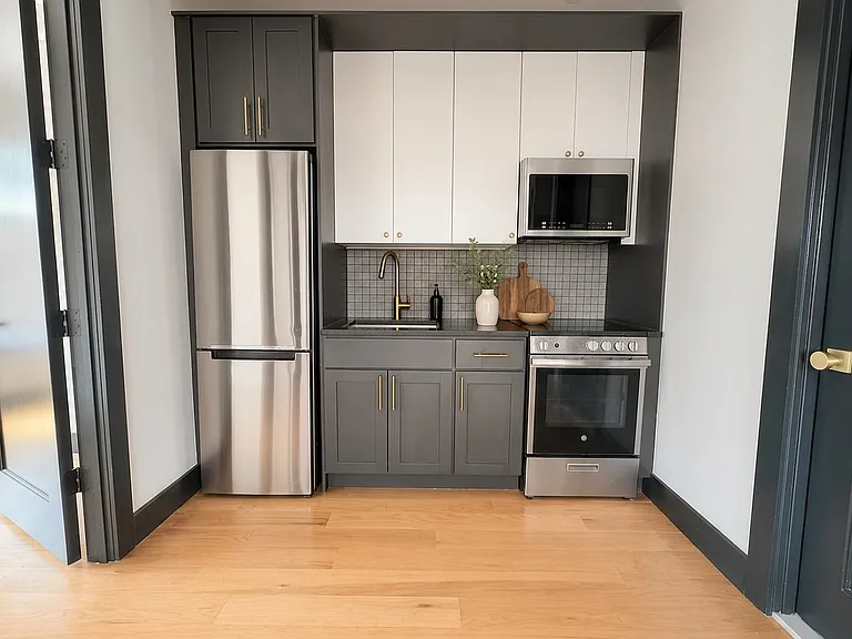 559 4th Ave #3B — Photo 4