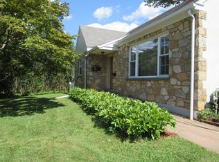 130 Fairfield Ln, Wayne, PA 19087