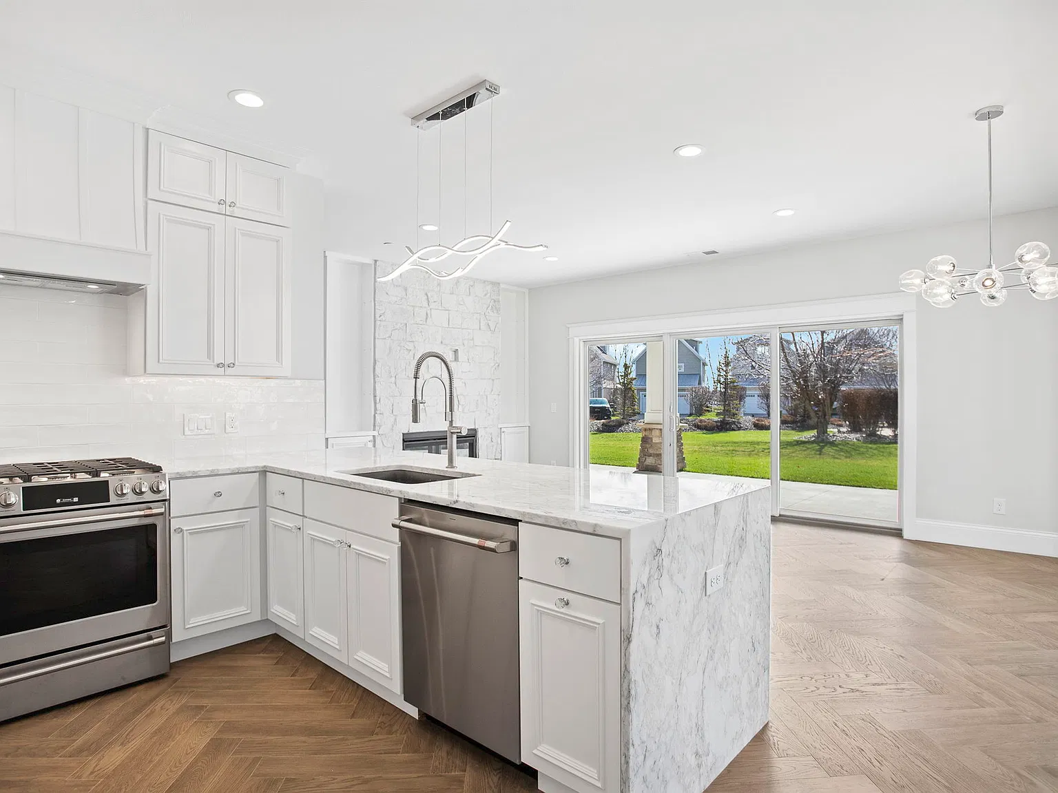 2 bed, 1194 sqft, $3,750 — Photo 3