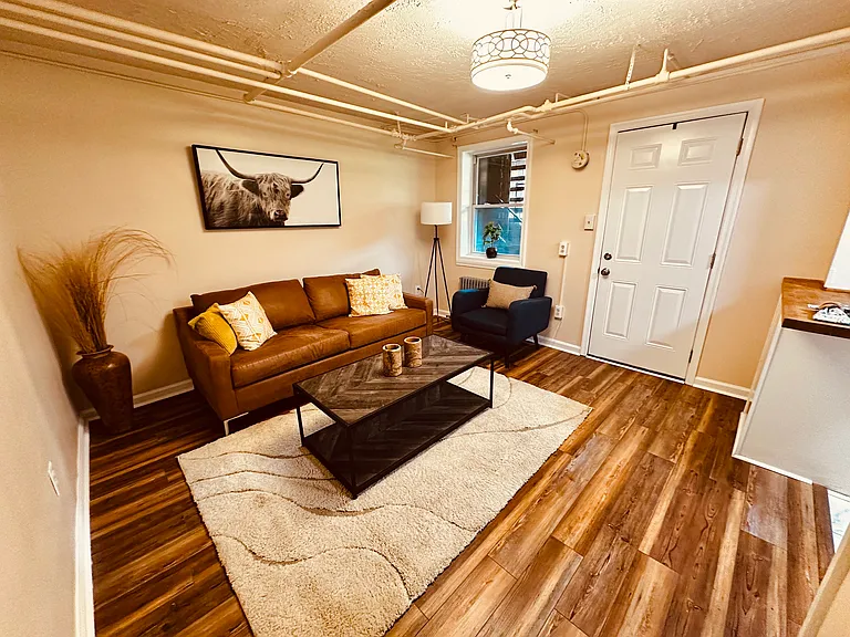 819 51st St SE #5 — Photo 5