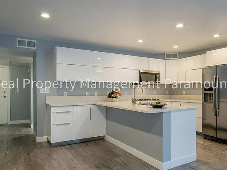 2700 Cahuenga Blvd E #1306 — Photo 4