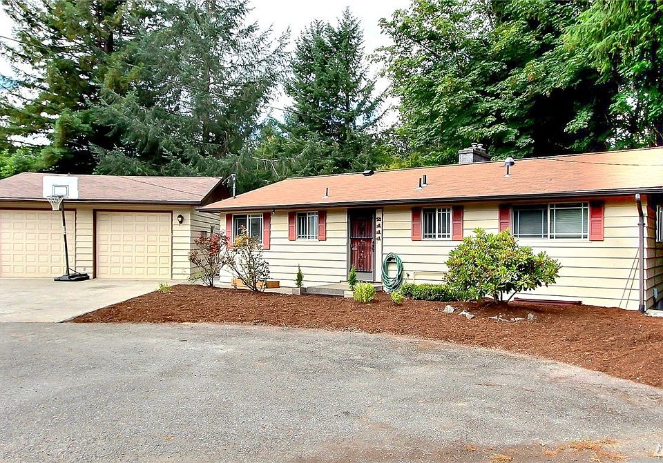 1st image of 2111 Ravenna Ln SE