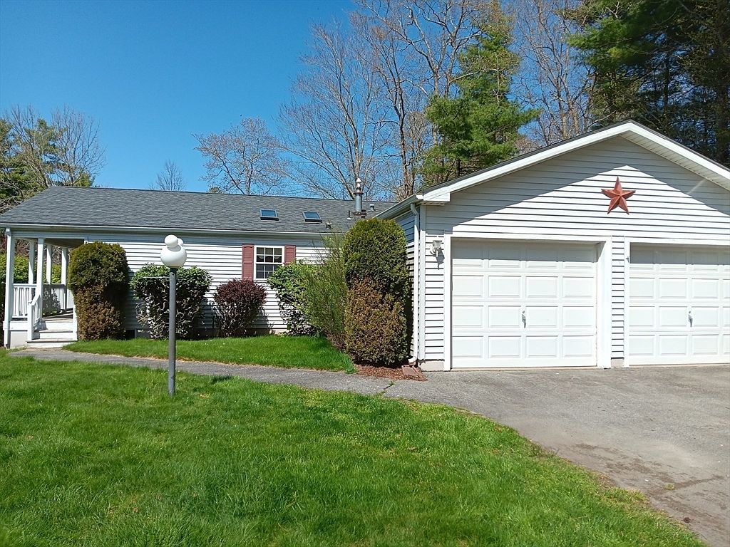 3404 Oak Point Dr, Middleboro, MA 02346 Zillow