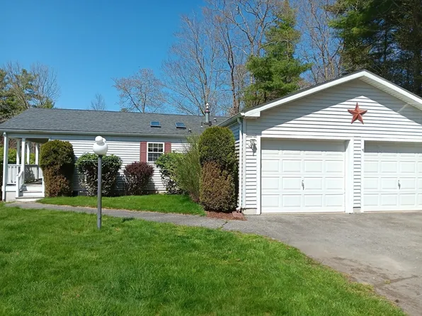 3404 Oak Point Dr, Middleboro, MA 02346