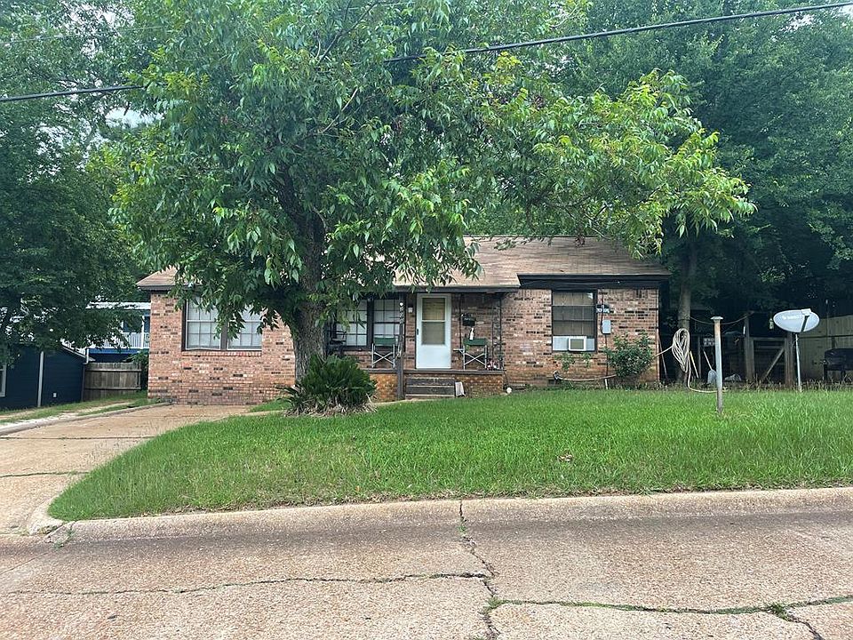 1st image of 208 Bowie St