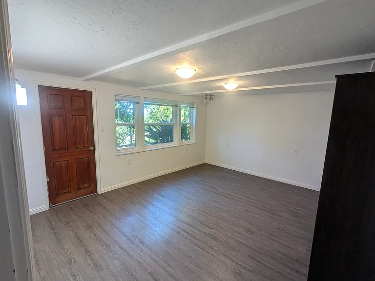 Panorama Dr — Photo 3