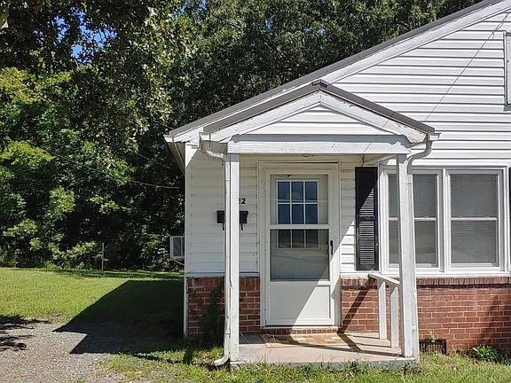 2nd image of 122 E Holt St #122