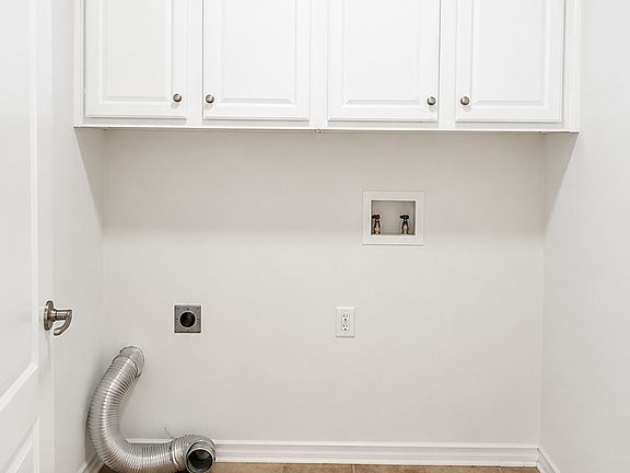 5th image of 655 Valley Glen Dr