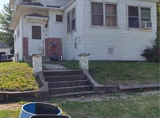 208 N Maple St, Gallatin, MO 64640