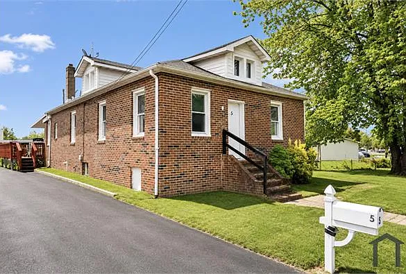 5 Homeland Ave