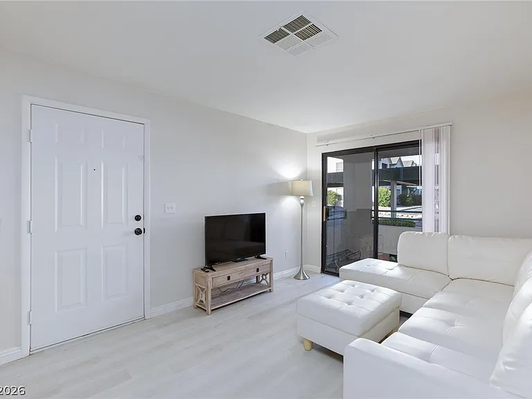 5171 Lindell Rd #103 — Photo 5