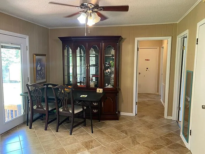 512 Clift Dr — Photo 9
