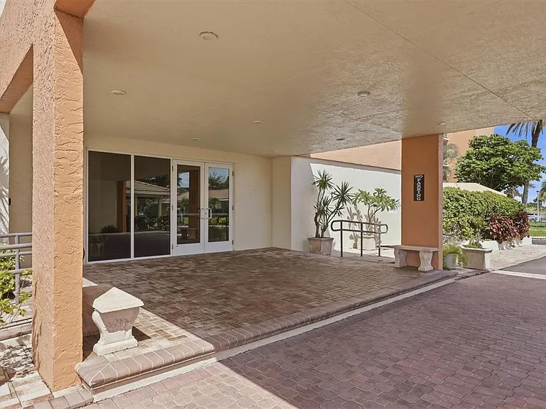 4401 Gulf Of Mexico Dr #907 — Photo 3