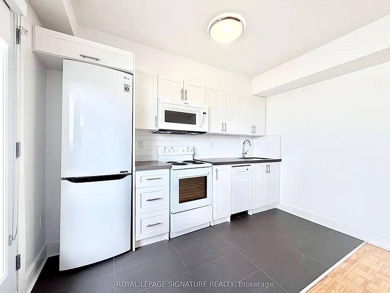 276 Saint George St #908 — Photo 5