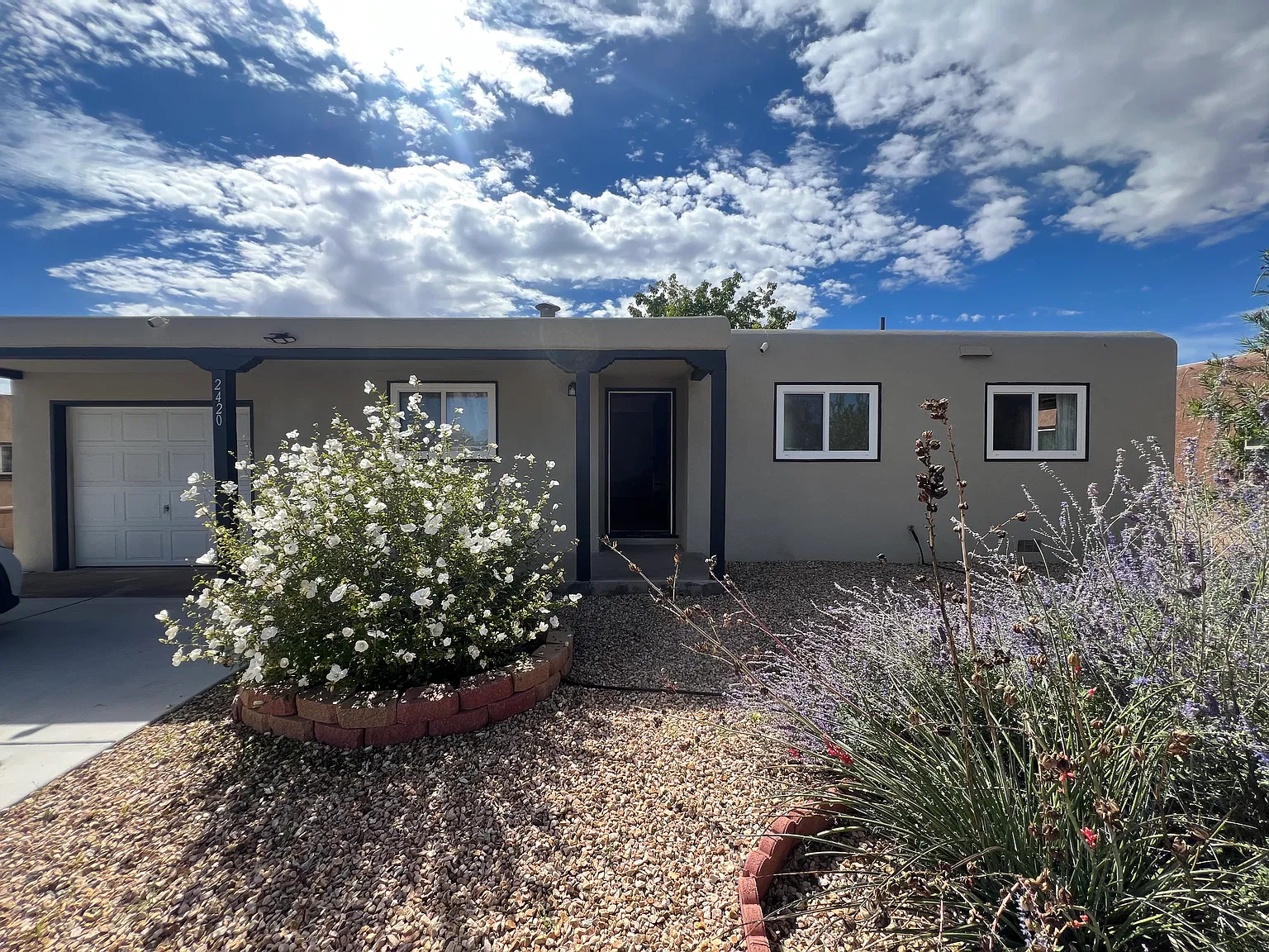 3 bed, 1112 sqft, $2,200 — Photo 1