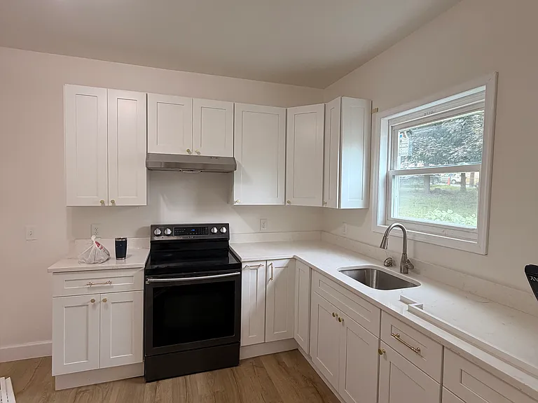 536 N Brick St — Photo 5