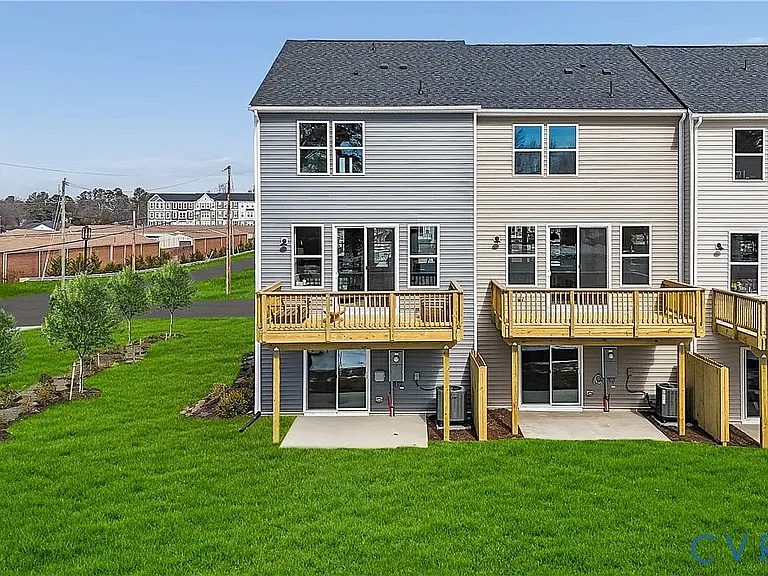 421 Burden Dr — Photo 15
