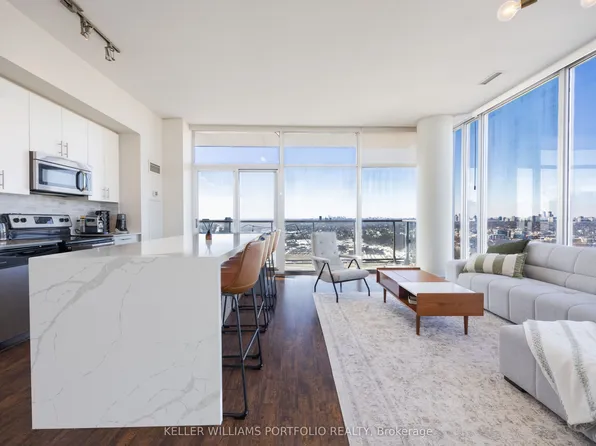 105 The Queensway #3410, Toronto, ON M6S 5B5