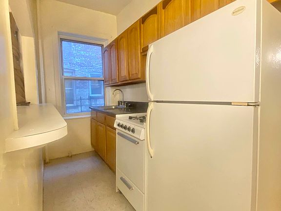 3rd image of 4534 47th St APT 4C