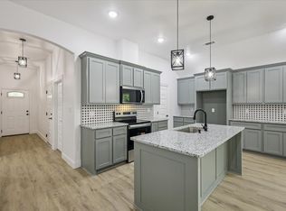 111 N Oak St, Ector, TX 75439