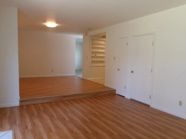 2109 California Dr — Photo 4
